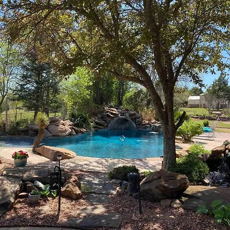 The Woods On Waterloo Villa